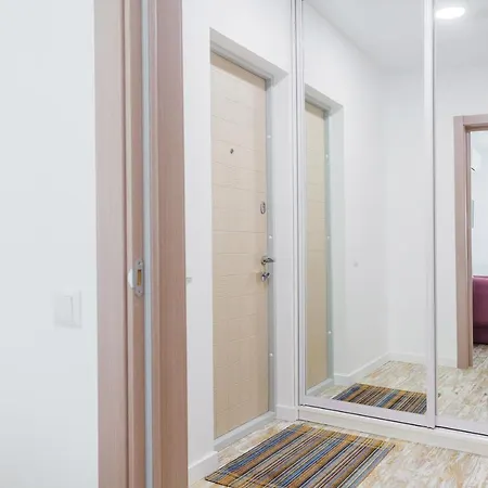 Sunny On Yulii Zdanovskoi St 36b Апартаменты Киев